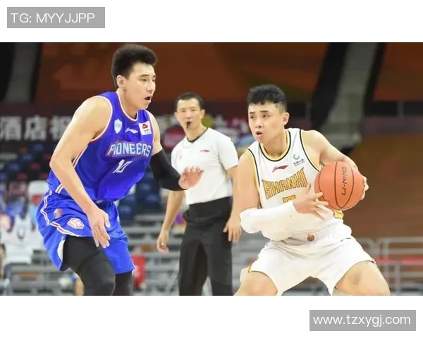 深圳篮球队整体压制革新探讨：从战术到团队协作的全面升级之路